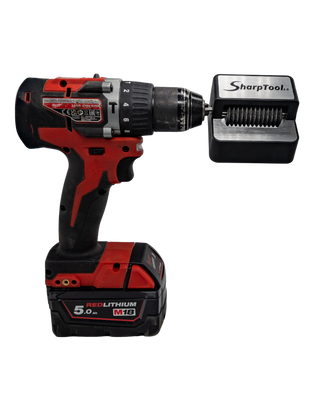 Fixez-la à votre perceuse